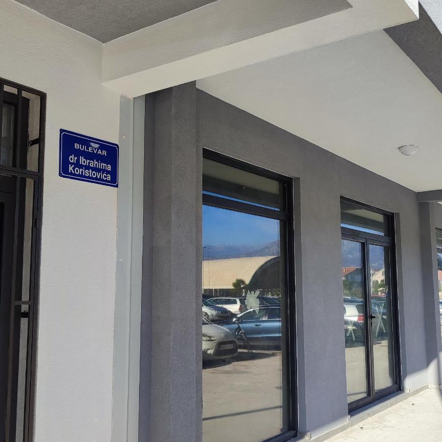 Apartmani Stari Aerodrom พอดโกริกา ภายนอก รูปภาพ