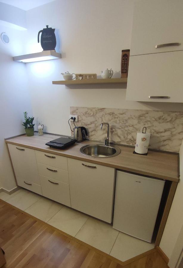 Apartmani Stari Aerodrom พอดโกริกา ภายนอก รูปภาพ