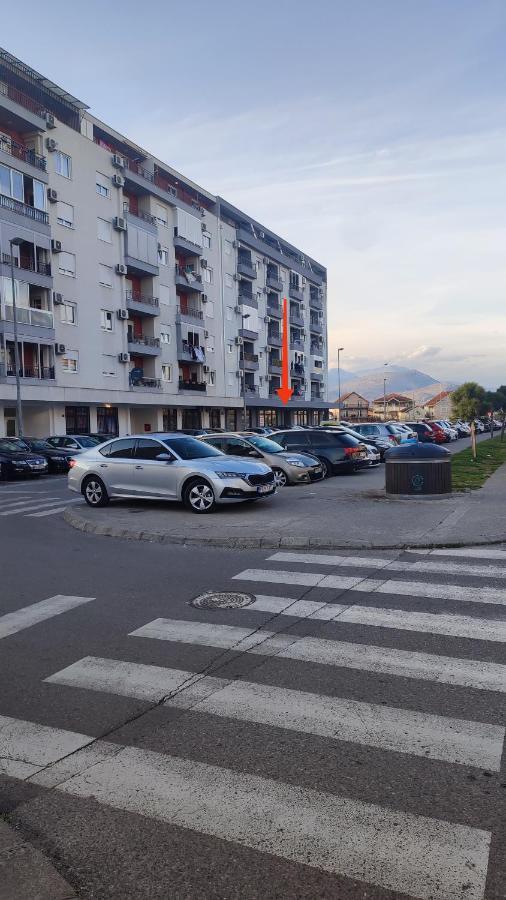 Apartmani Stari Aerodrom พอดโกริกา ภายนอก รูปภาพ